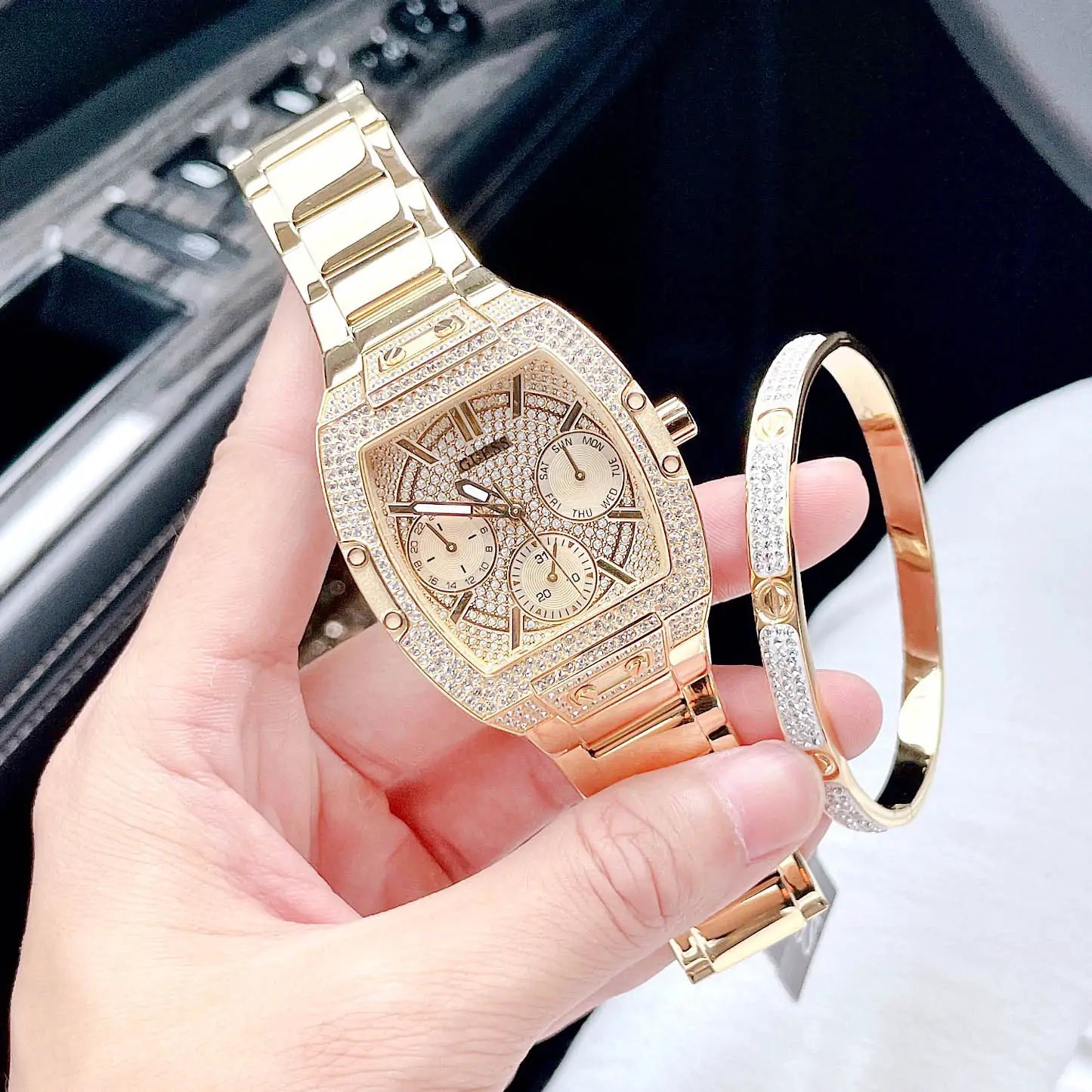  Shop Authentic Guess Phoenix Multifunction Crystals Gold Dial Gold Steel Strap Watch For Men - GW0094G2 - Luxxuri