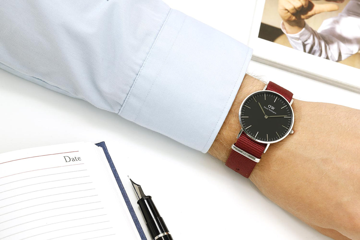  Shop Authentic Daniel Wellington Classic Roselyn Black Dial Maroon Nylon Strap Watch For Women - DW00100274 - Luxxuri