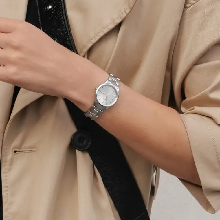  Shop Authentic Daniel Wellington Iconic Link Unitone Silver Dial Silver Steel Strap Watch For Women - DW00100402 - Luxxuri