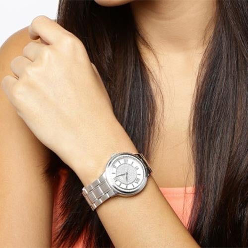  Shop Authentic Guess Madison Diamonds Silver Dial Silver Steel Strap Watch for Women - W0637L1 - Luxxuri