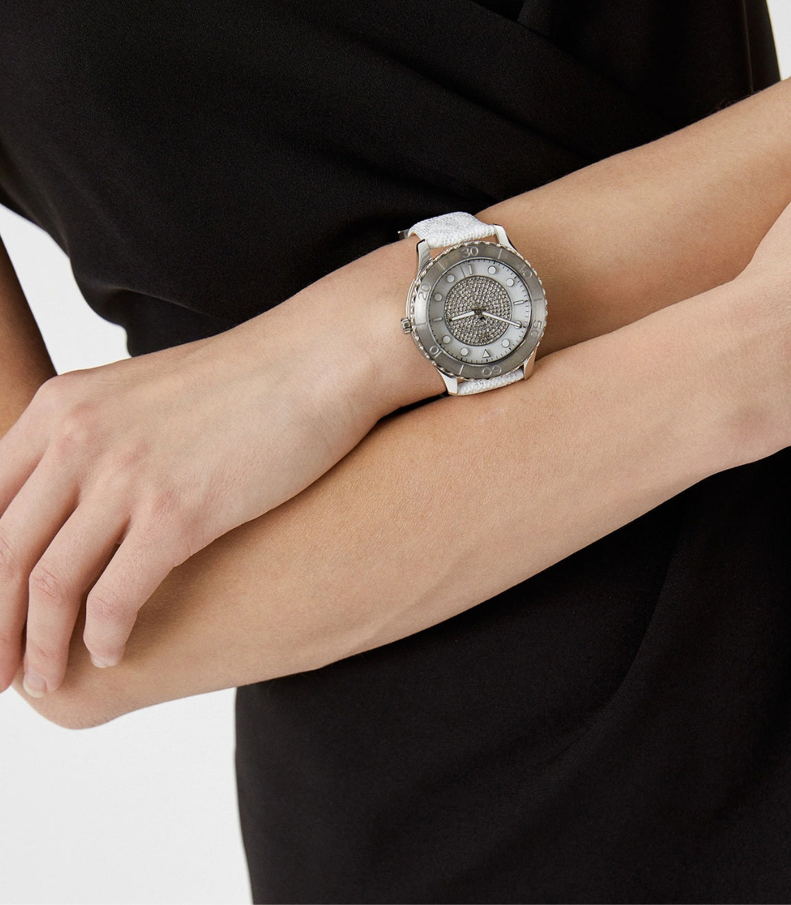  Shop Authentic Michael Kors Runway Three Hand White Dial White Leather Strap Watch For Women - MK6998 - Luxxuri