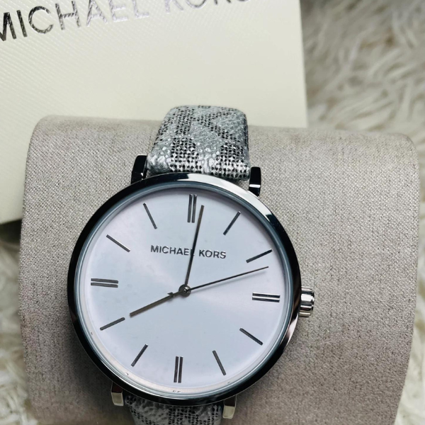  Shop Authentic Michael Kors Addyson Quartz White Dial Gray Leather Strap Watch for Women - MK2951 - Luxxuri