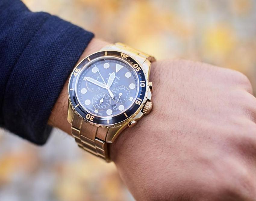  Shop Authentic Fossil FB-03 Chronograph Black Dial Gold Steel Strap Watch for Men - FS5727 - Luxxuri