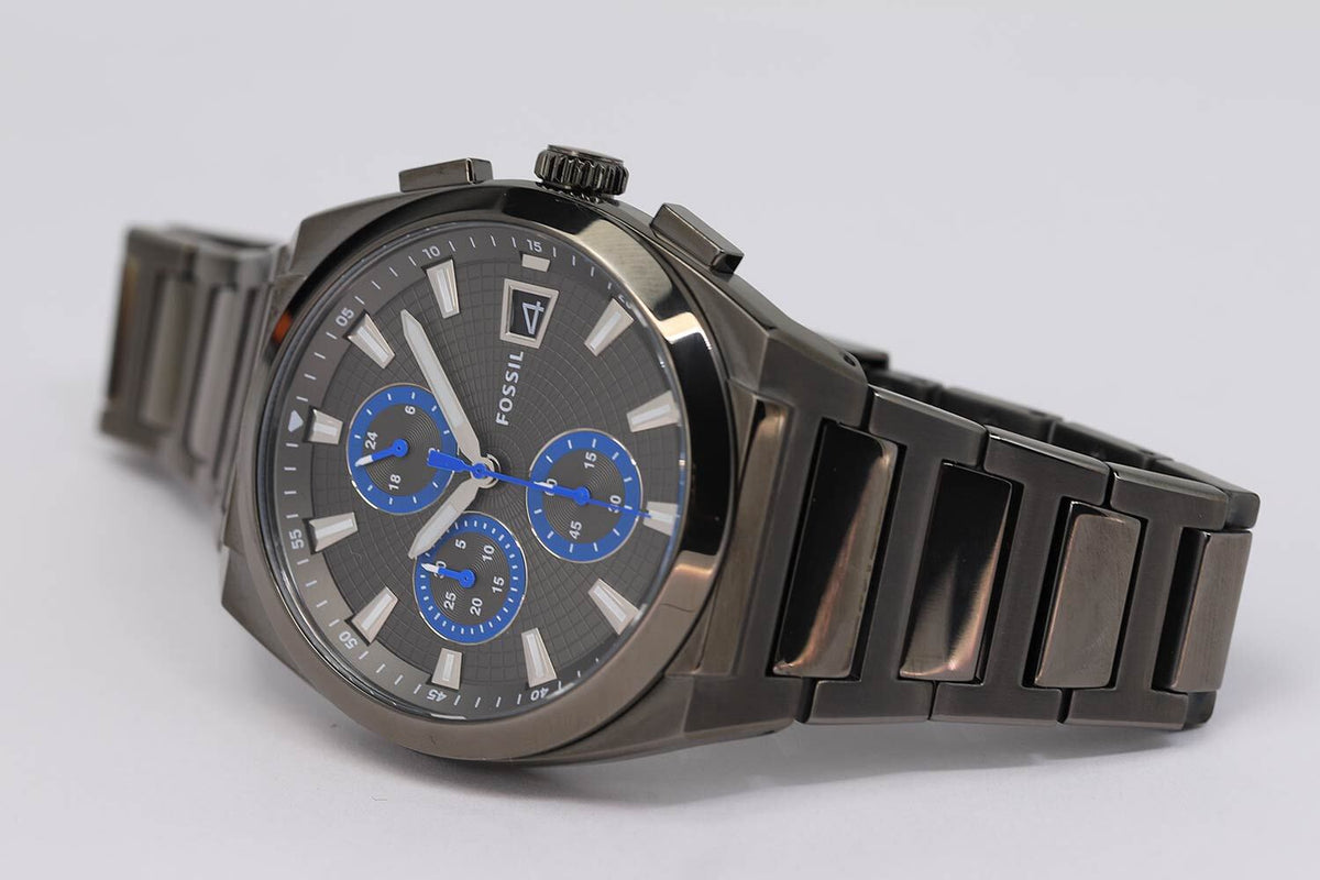  Shop Authentic Fossil Everett Chronograph Grey Dial Grey Steel Strap Watch for Men - FS5830 - Luxxuri