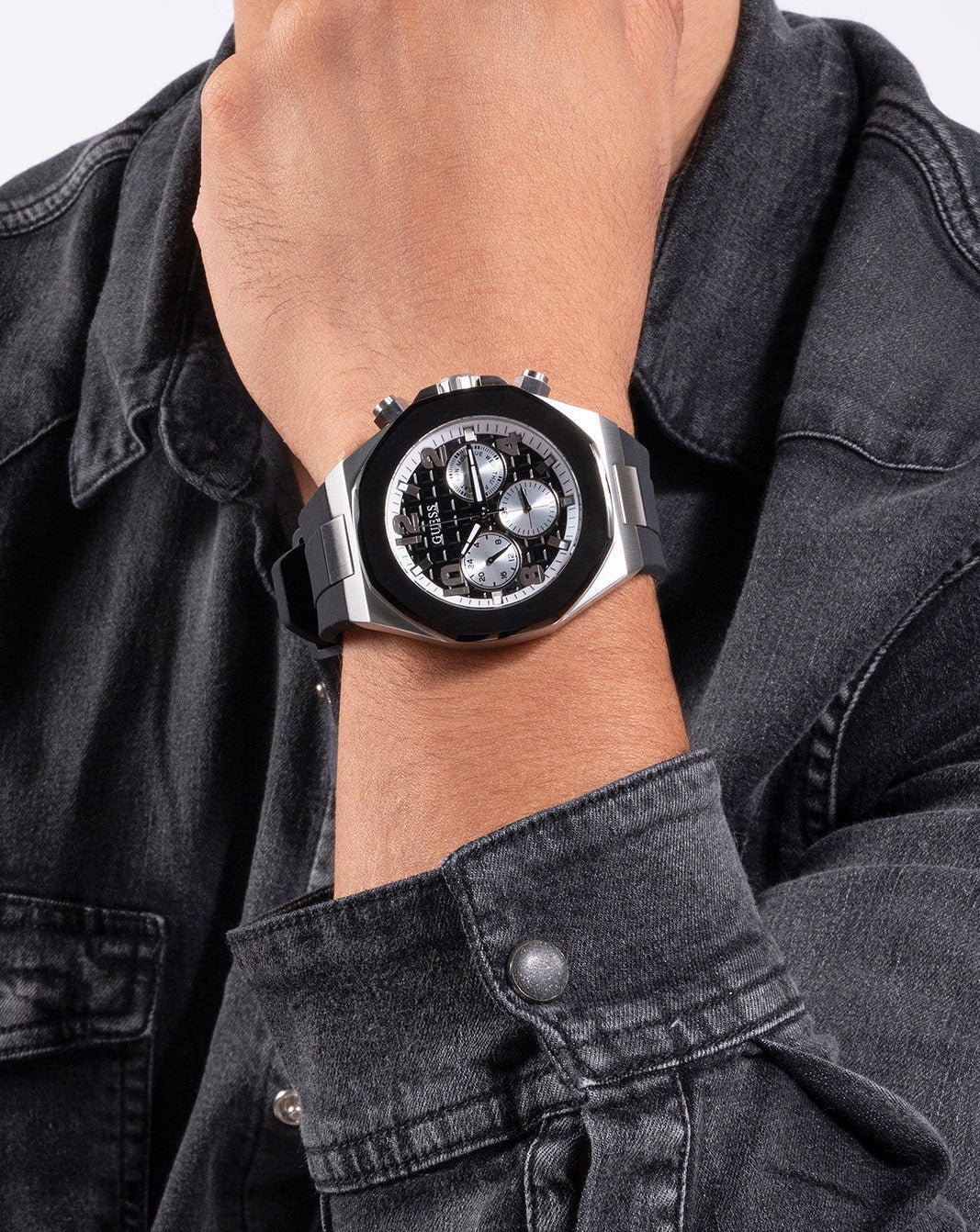  Shop Authentic Guess Empire Chronograph Black Dial Black Silicon Strap Watch For Men - GW0583G1 - Luxxuri