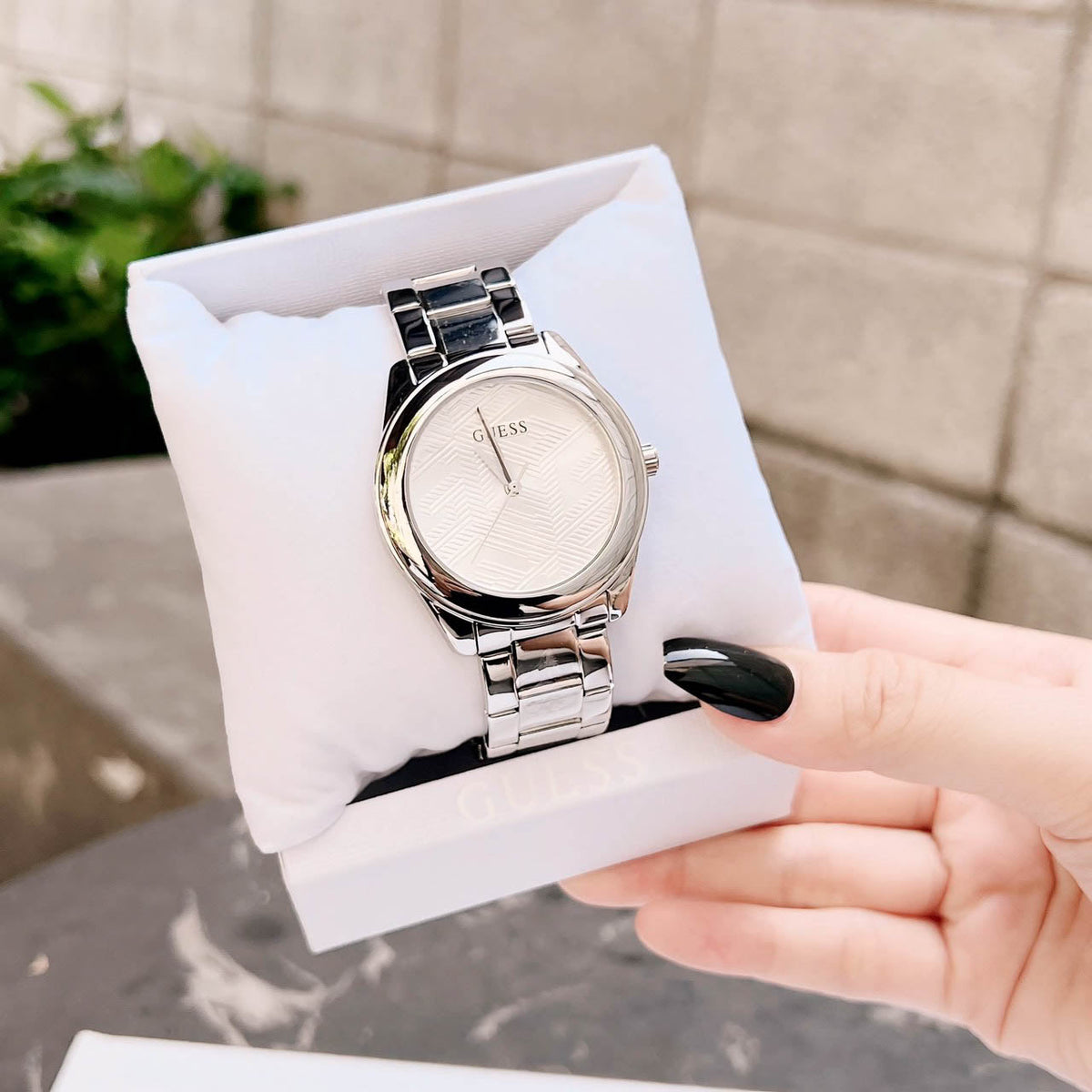  Shop Authentic Guess Cubed Analog Silver Dial Silver Steel Strap Watch For Women - GW0606L1 - Luxxuri