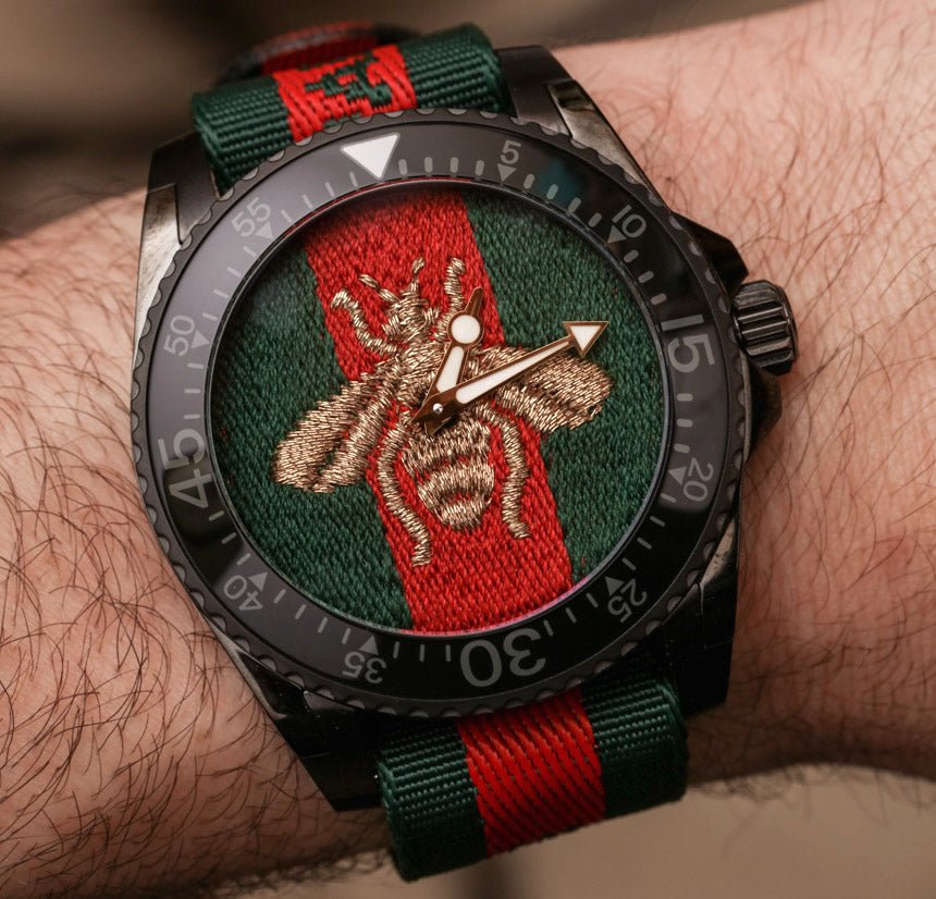  Shop Authentic Gucci Dive Green & Red Dial Green & Red Nylon Strap Watch For Men - YA136216 - Luxxuri
