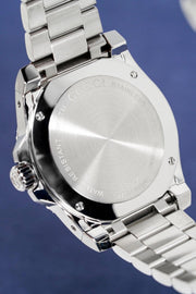  Shop Authentic Gucci Dive Analog Black Dial Silver Steel Strap Watch For Men - YA136208 - Luxxuri