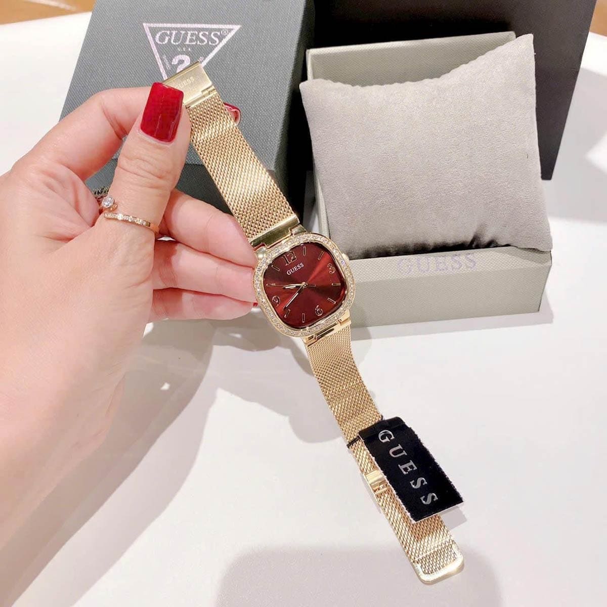  Shop Authentic Guess Quartz Red Dial Gold Mesh Strap Watch For Women - GW0354L4 - Luxxuri