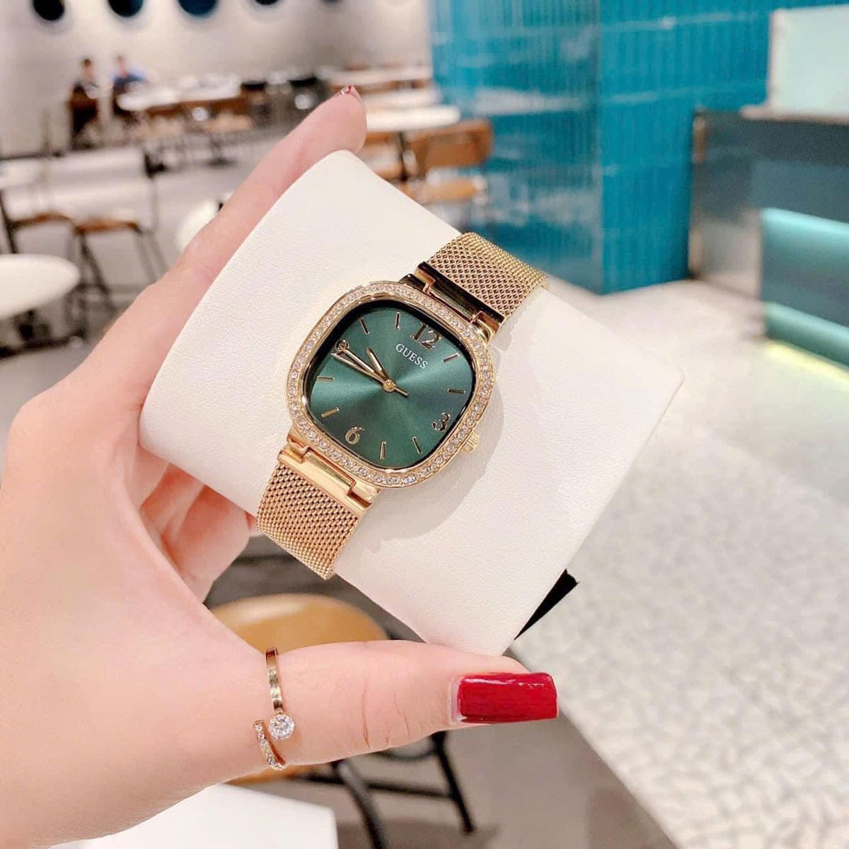 Shop Authentic Guess Quartz Green Dial Gold Mesh Strap Watch For Women - GW0354L5 - Luxxuri