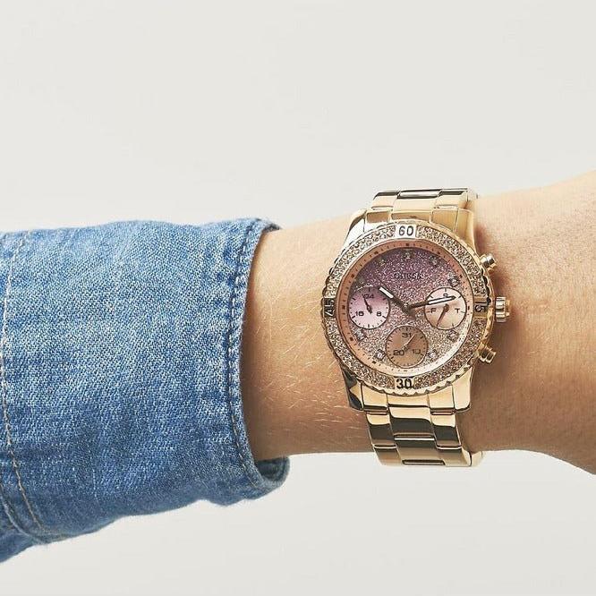  Shop Authentic Guess Confetti Pink Dial Rose Gold Steel Strap Watch For Women - W0774L3 - Luxxuri