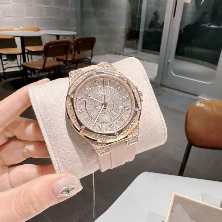  Shop Authentic Michael Kors Lennox Three-Hand Crystals Dial White Silicone Strap Watch For Women - MK7248 - Luxxuri