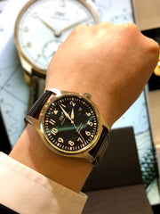  Shop Authentic IWC Pilot's Mark XVIII 40mm Black Dial Black Leather Strap Watch for Men - IW327001 - Luxxuri