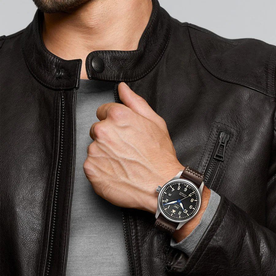 Shop Authentic IWC Pilot's Watch Mark XVIII 40mm Black Dial Brown Leather Strap Watch for Men - IW327006 - Luxxuri