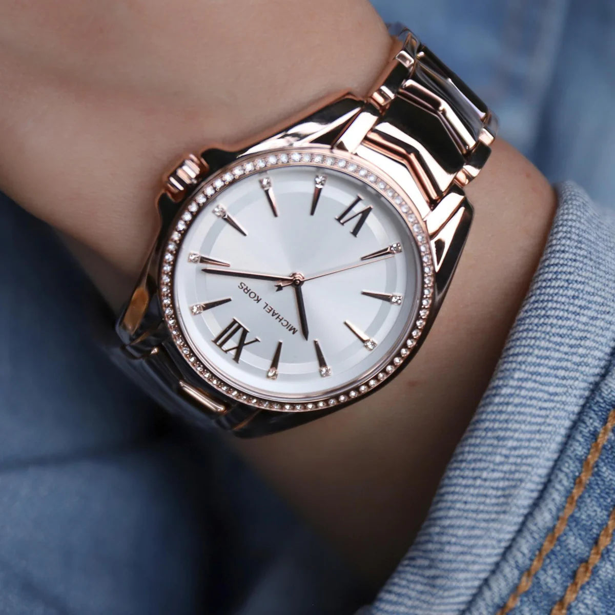  Shop Authentic Michael Kors Whitney Quartz White Dial Rose Gold Steel Strap Watch For Women - MK6694 - Luxxuri