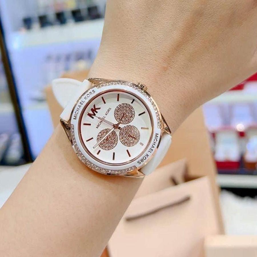  Shop Authentic Michael Kors Oversized Sport Quartz White Dial White Rubber Strap Watch For Women - MK6945 - Luxxuri