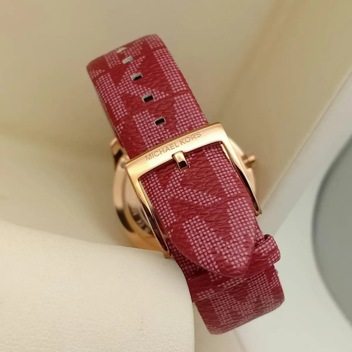  Shop Authentic Michael Kors Runway Three-Hand Quartz Red Dial Red Leather Strap Watch For Women - MK7179 - Luxxuri