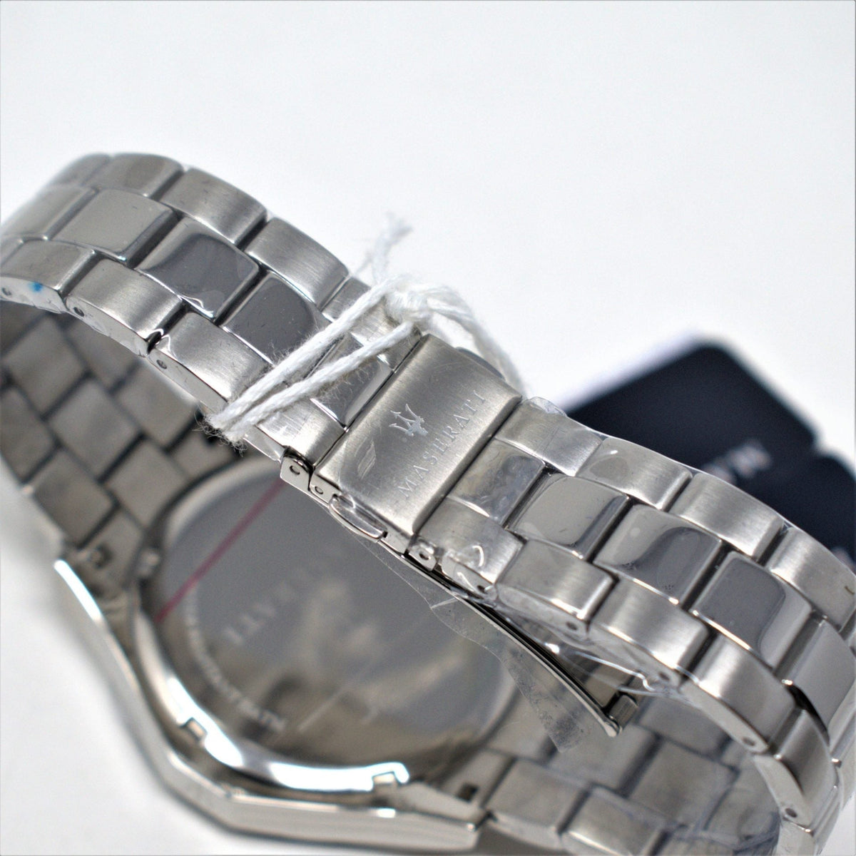  Shop Authentic Maserati Circuito Silver Dial Silver Steel Strap Watch For Men - R8853127001 - Luxxuri