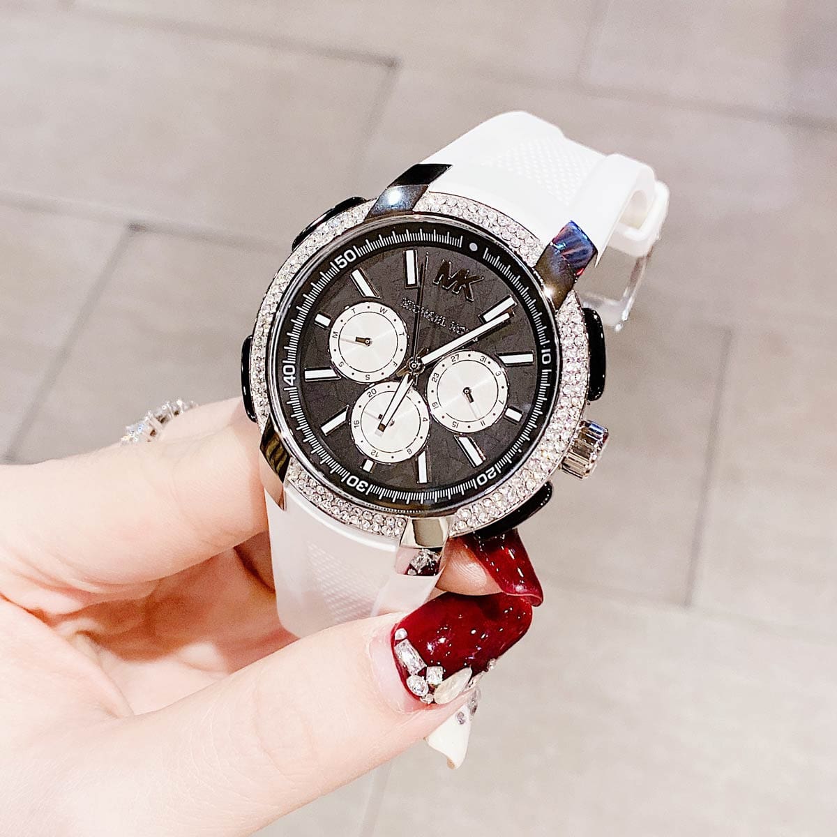  Shop Authentic Michael Kors Sidney Multifunction Black Dial White Silicone Strap Watch For Women - MK6947 - Luxxuri