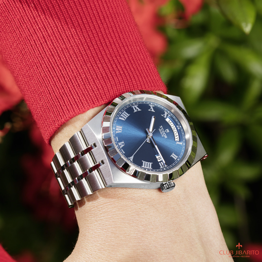  Shop Authentic Tudor Royal Automatic Blue Dial Silver Steel Strap Watch for Men - M28600-0005 - Luxxuri