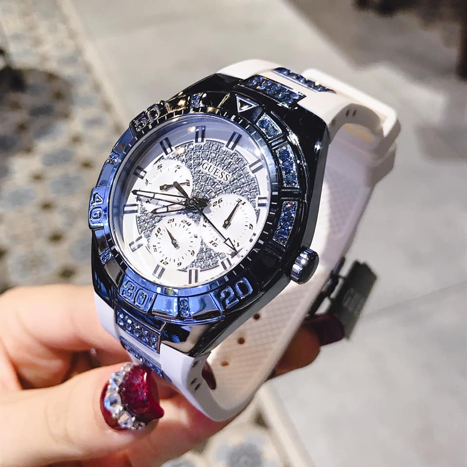  Shop Authentic Guess Luna Diamonds White Dial White Rubber Strap Watch for Women - W0653L2 - Luxxuri