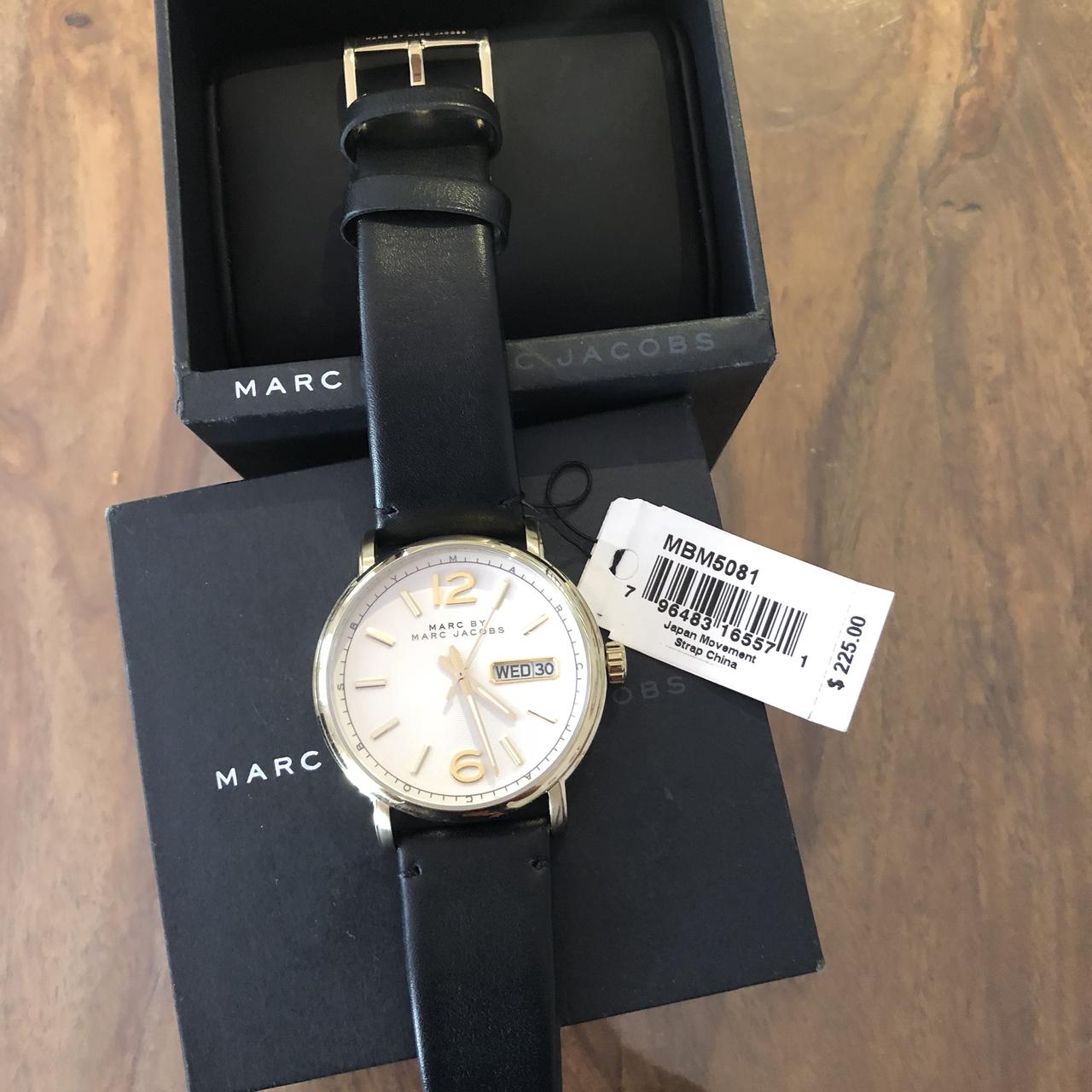  Shop Authentic Marc Jacobs Fergus White Dial Black Leather Strap Watch for Men - MBM5081 - Luxxuri