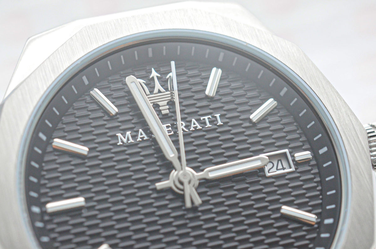  Shop Authentic Maserati Stile Analog Black Dial Silver Steel Strap Watch For Men - R8853142003 - Luxxuri