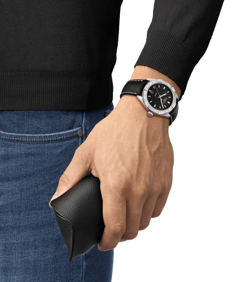  Shop Authentic Gucci GG2570 Black Dial Black Leather Strap Watch For Men - YA142206 - Luxxuri