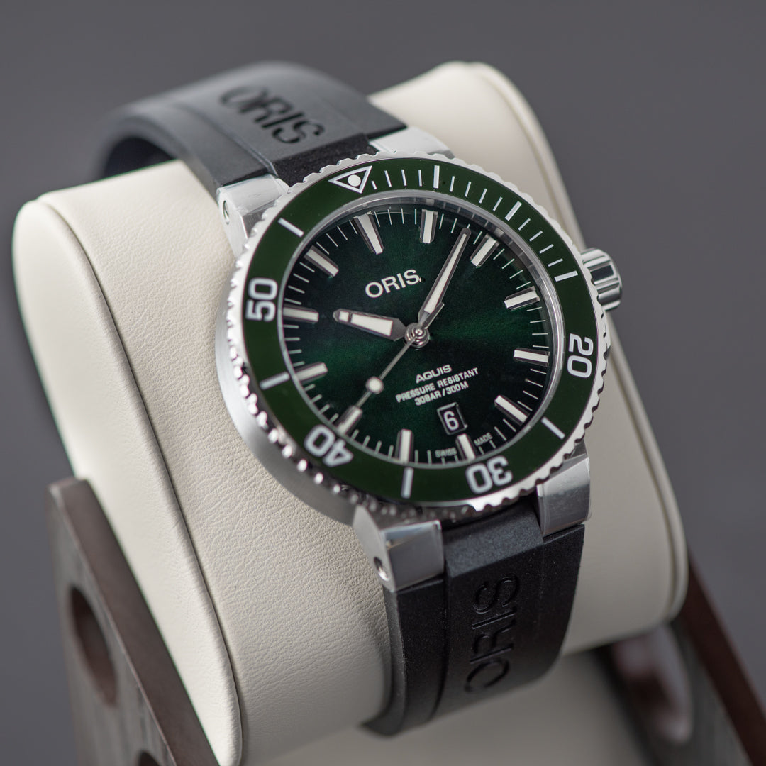  Shop Authentic Oris Aquis Date Green Dial Black Rubber Strap Watch for Men - 0173377304157-0742464EB - Luxxuri