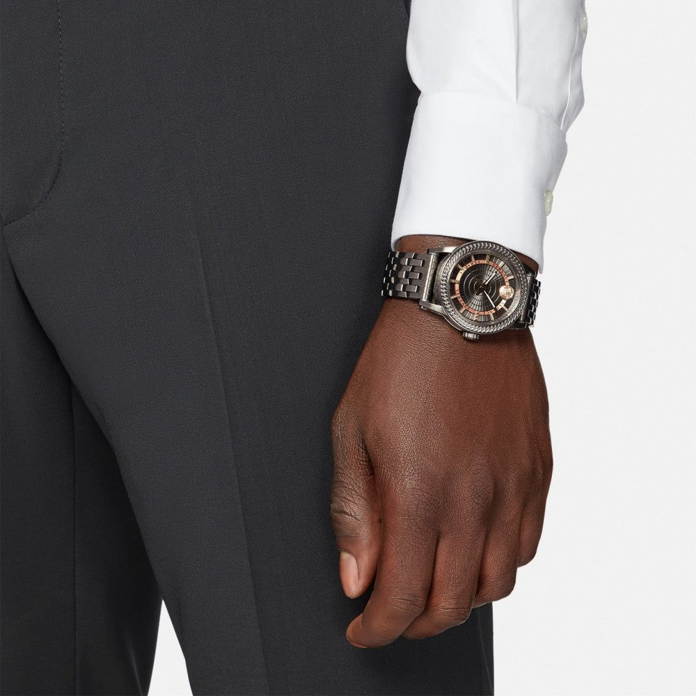  Shop Authentic Versace Viamond Quartz Black Dial Grey Steel Strap Watch For Men - VEPO00520 - Luxxuri