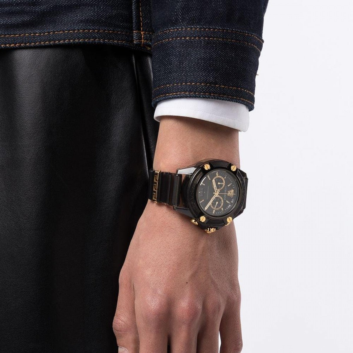  Shop Authentic Versace Icon Active Chronograph Black Dial Black Steel Strap Watch for Men - VEZ700421 - Luxxuri
