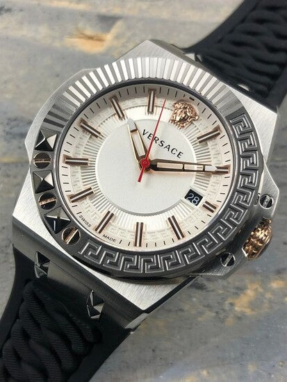  Shop Authentic Versace Chain Reaction Quartz White Dial Black Rubber Strap Watch for Men - VEDY00219 - Luxxuri