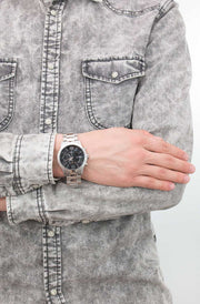  Shop Authentic Guess Atlas Chronograph Black Dial Silver Steel Strap Watch For Men - W0668G3 - Luxxuri