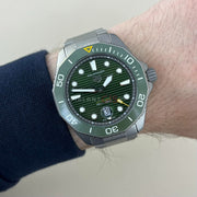  Shop Authentic Tag Heuer Aquaracer Professional 300 Automatic Green Dial Silver Steel Strap Watch for Men - WBP208B.BF0631 - Luxxuri