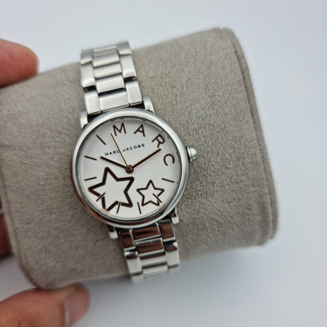  Shop Authentic Marc Jacobs Classic White Dial Silver Steel Strap Watch for Women - MJ3591 - Luxxuri