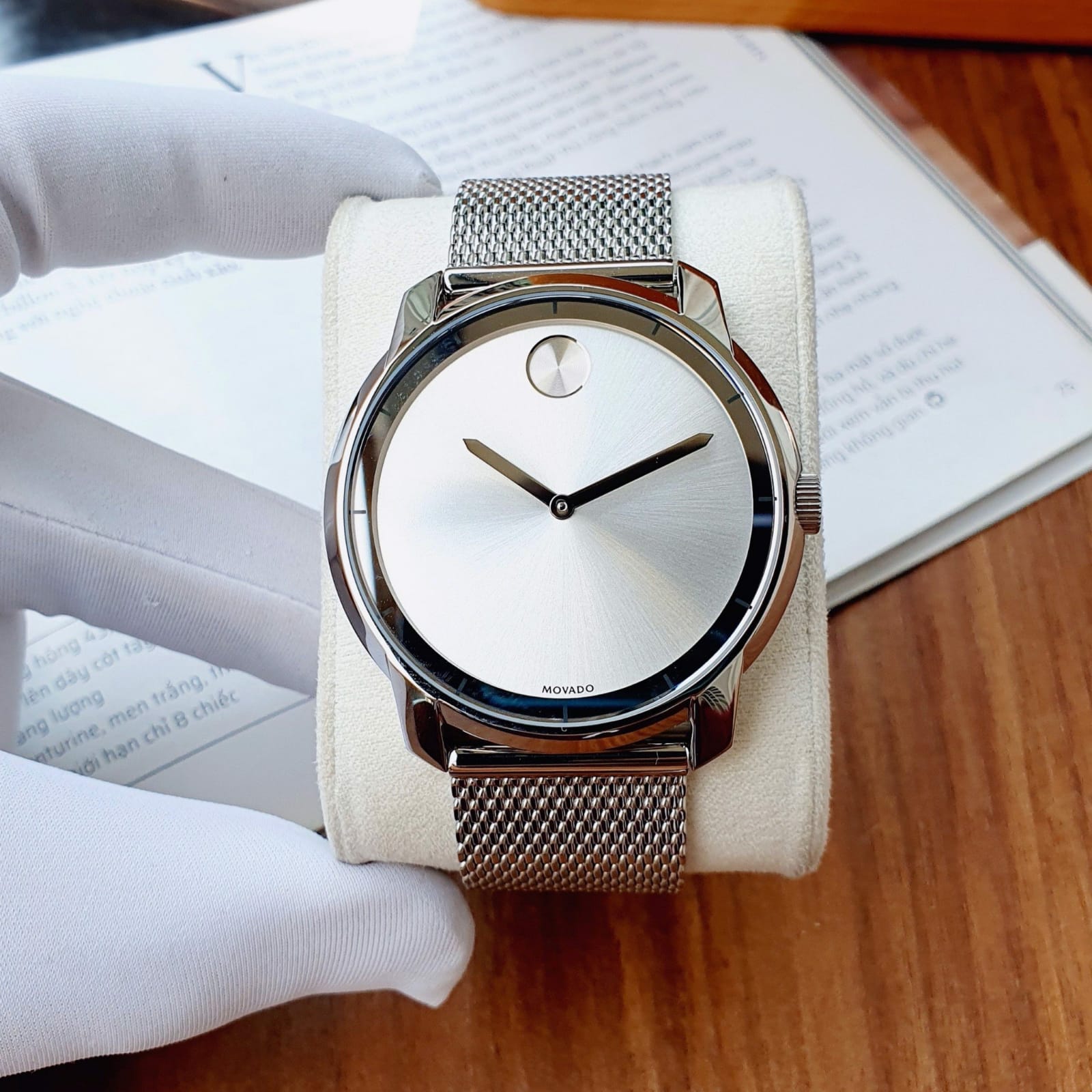  Shop Authentic Movado Bold Silver Dial Silver Mesh Bracelet Watch For Men - 3600260 - Luxxuri