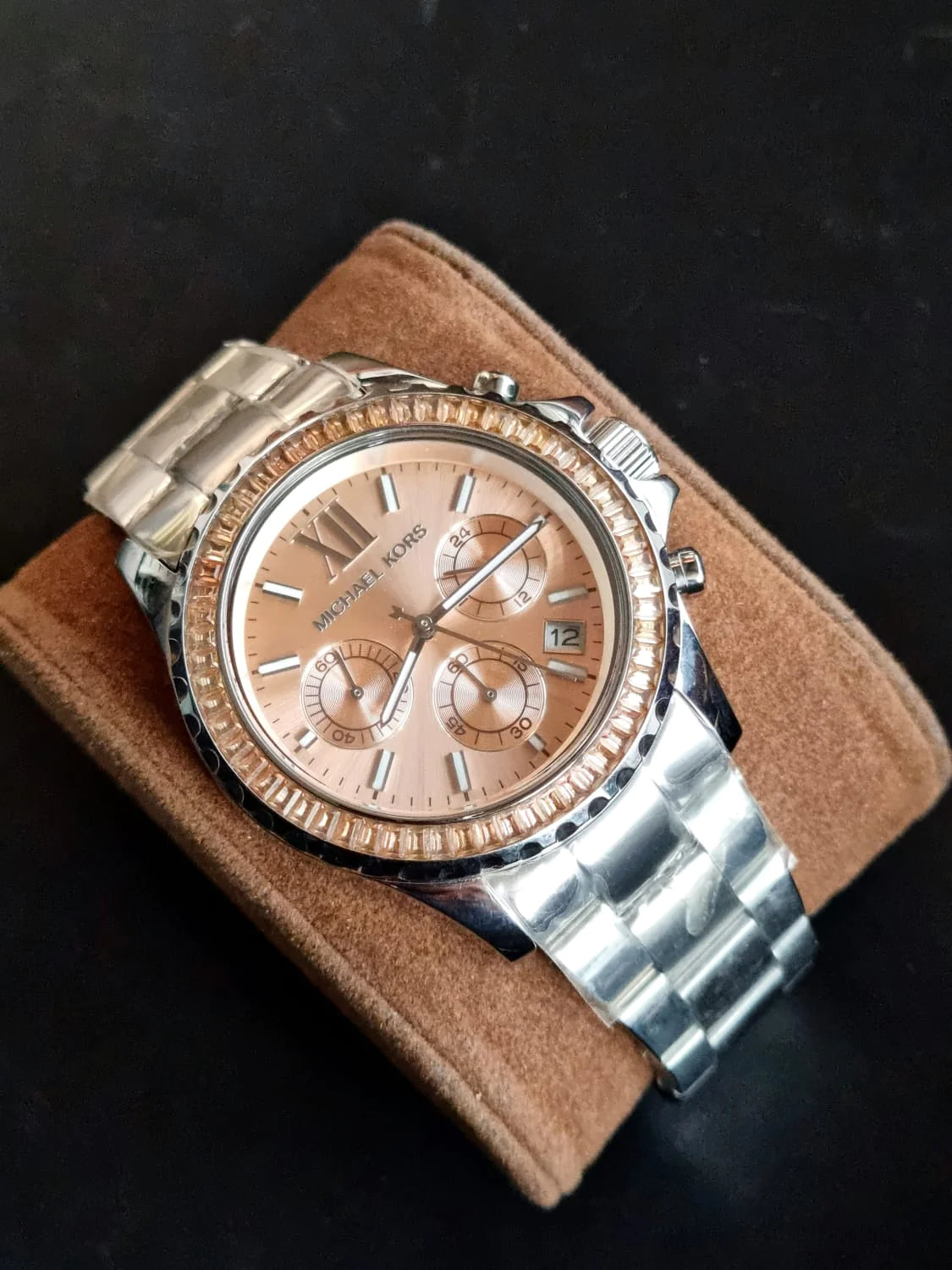  Shop Authentic Michael Kors Everest Chronograph Gold Dial Silver Steel Strap Watch For Women - MK5870 - Luxxuri