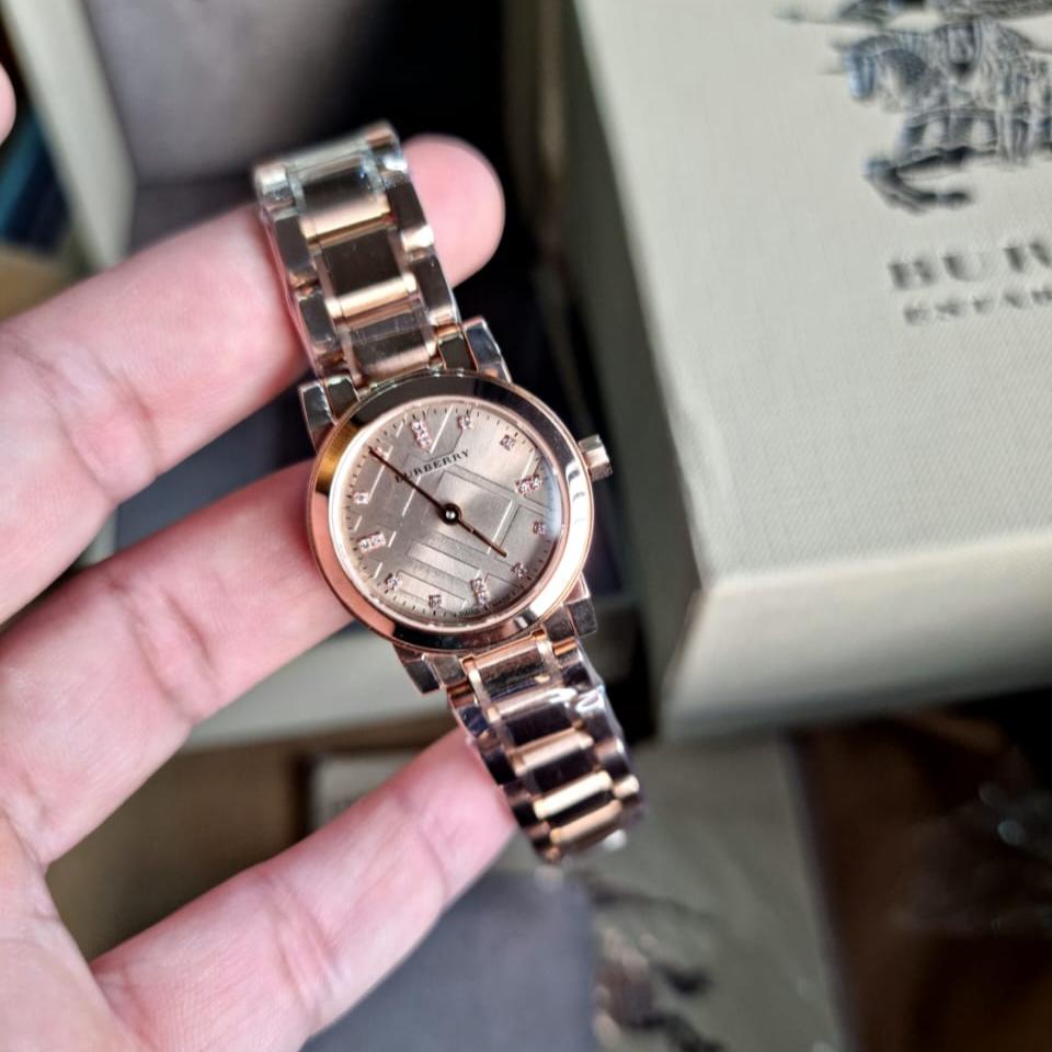  Shop Authentic Burberry The City Nude Dial Rose Gold Steel Strap Watch for Women - BU9228 - Luxxuri