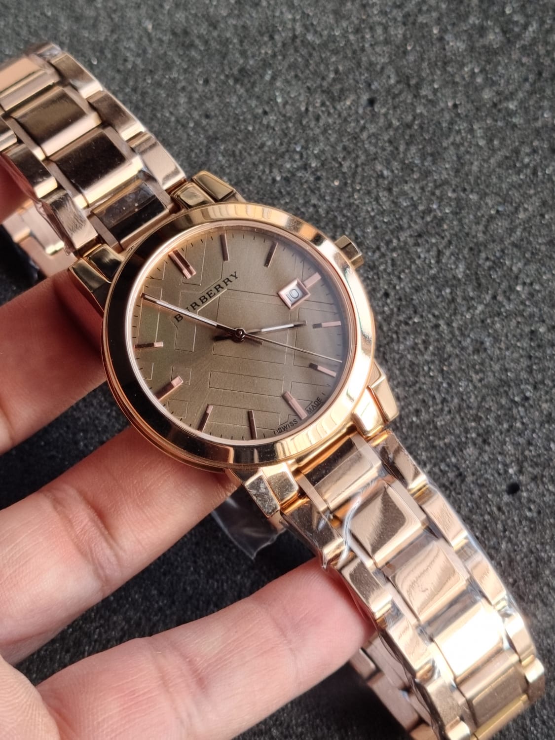  Shop Authentic Burberry The City Rose Gold Dial Rose Gold Steel Strap Watch for Women - BU9034 - Luxxuri