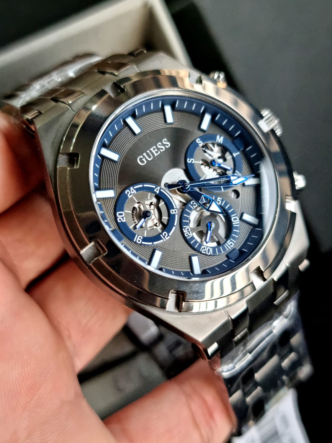  Shop Authentic Guess Continental Grey Dial Grey Steel Strap Watch for Men - GW0260G3 - Luxxuri