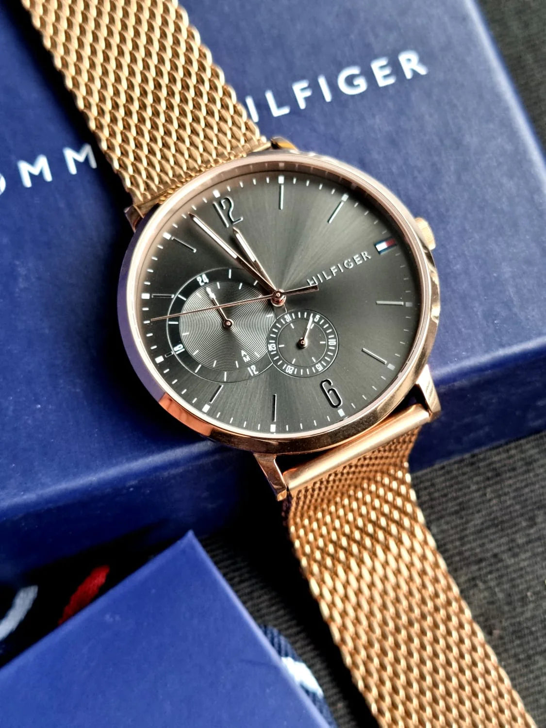 Shop Authentic Tommy Hilfiger Brooklyn Grey Dial Gold Mesh Bracelet Watch for Men - 1791506 - Luxxuri