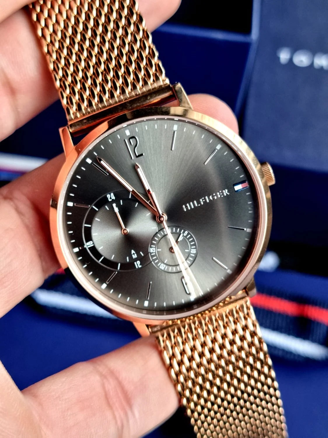  Shop Authentic Tommy Hilfiger Brooklyn Grey Dial Gold Mesh Bracelet Watch for Men - 1791506 - Luxxuri