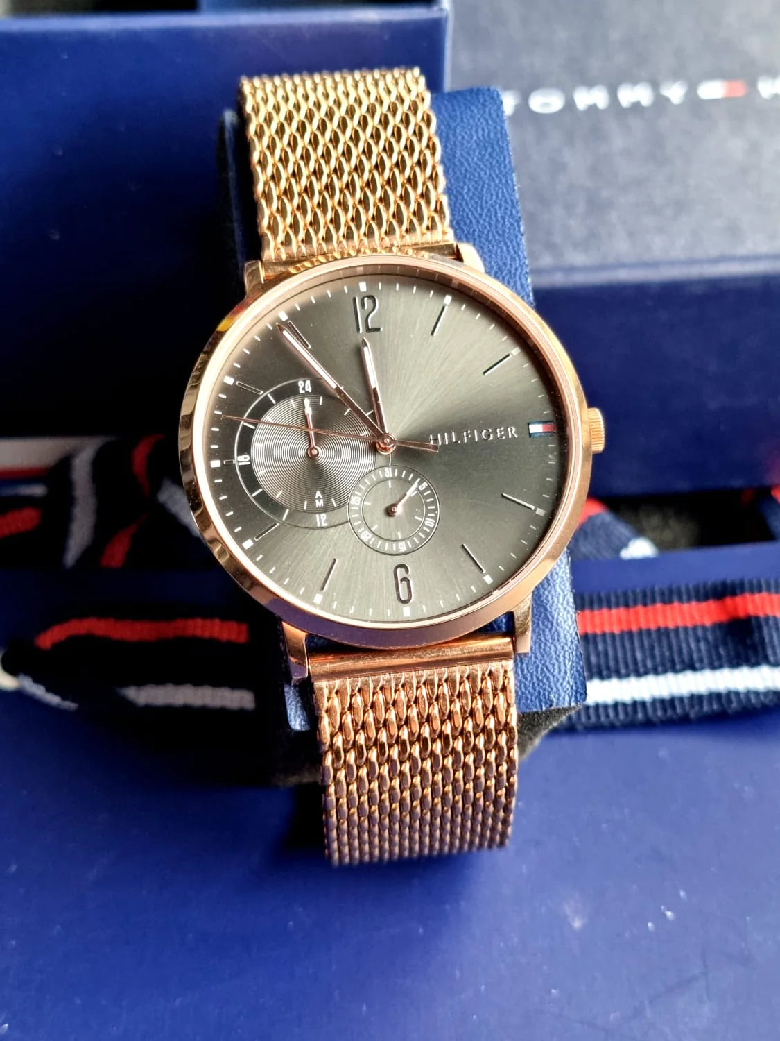  Shop Authentic Tommy Hilfiger Brooklyn Grey Dial Gold Mesh Bracelet Watch for Men - 1791506 - Luxxuri