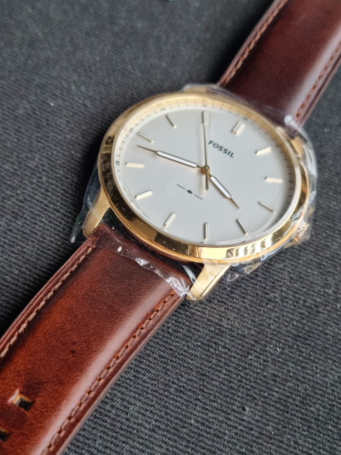  Shop Authentic Fossil The Minimalist White Dial Brown Leather Strap Watch for Men - FS5397 - Luxxuri
