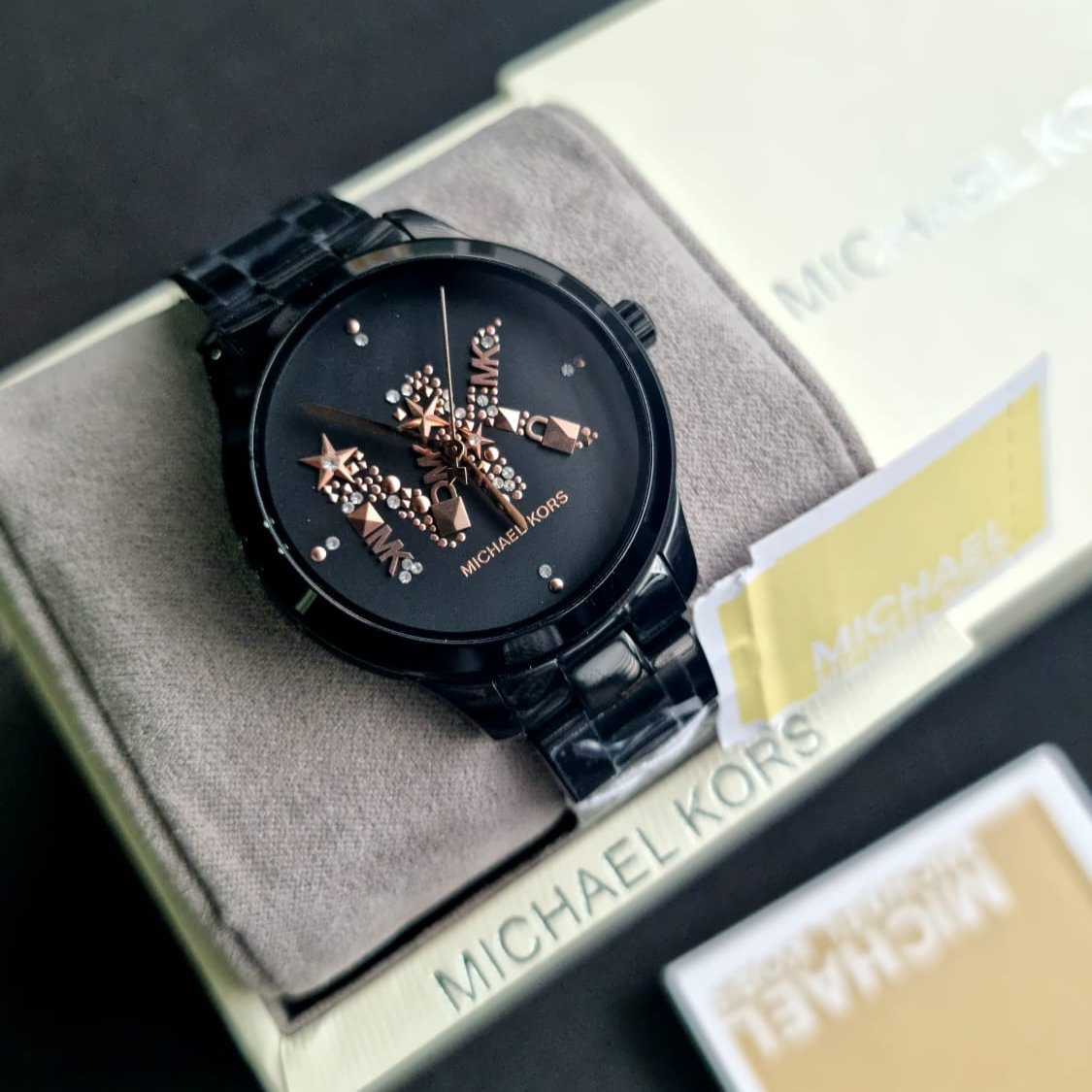 Shop Authentic Michael Kors Runway Quartz Black Dial Black Steel Strap Watch For Women - MK6683 - Luxxuri