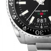  Shop Authentic Gucci Dive Quartz Black Dial Silver Steel Strap Watch For Men - YA136301 - Luxxuri