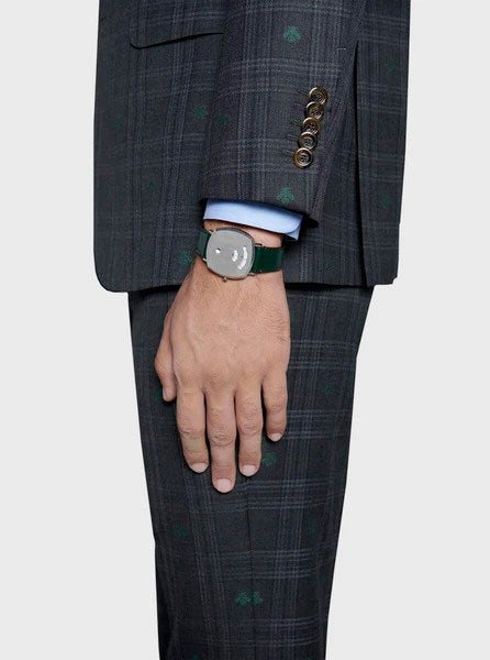  Shop Authentic Gucci Grip Silver Dial Green Leather Strap Unisex Watch - YA157412 - Luxxuri