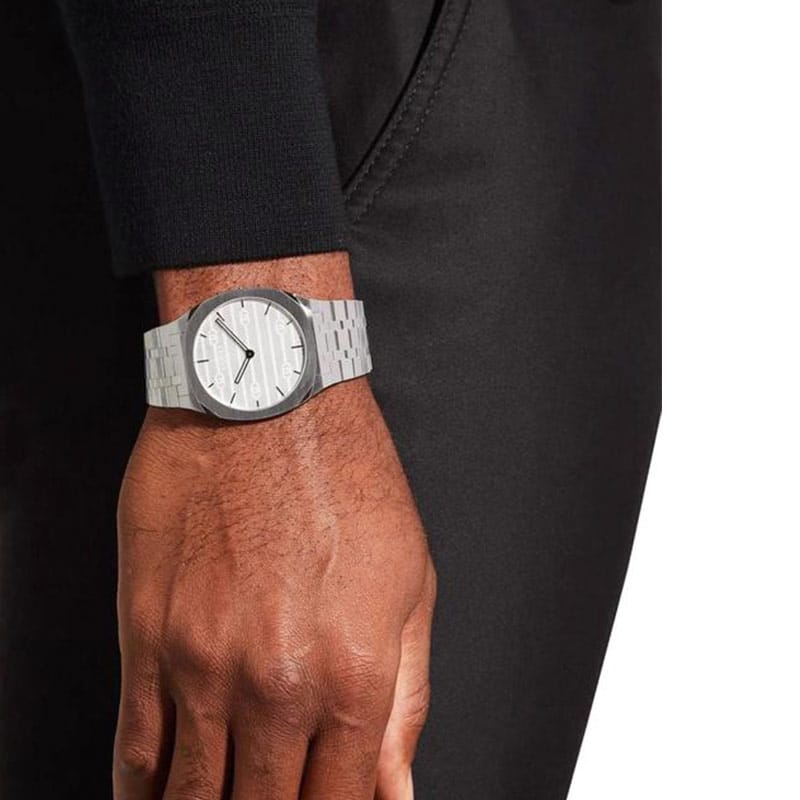  Shop Authentic Gucci 25H Quartz Silver Dial Silver Steel Strap Unisex Watch - YA163407 - Luxxuri