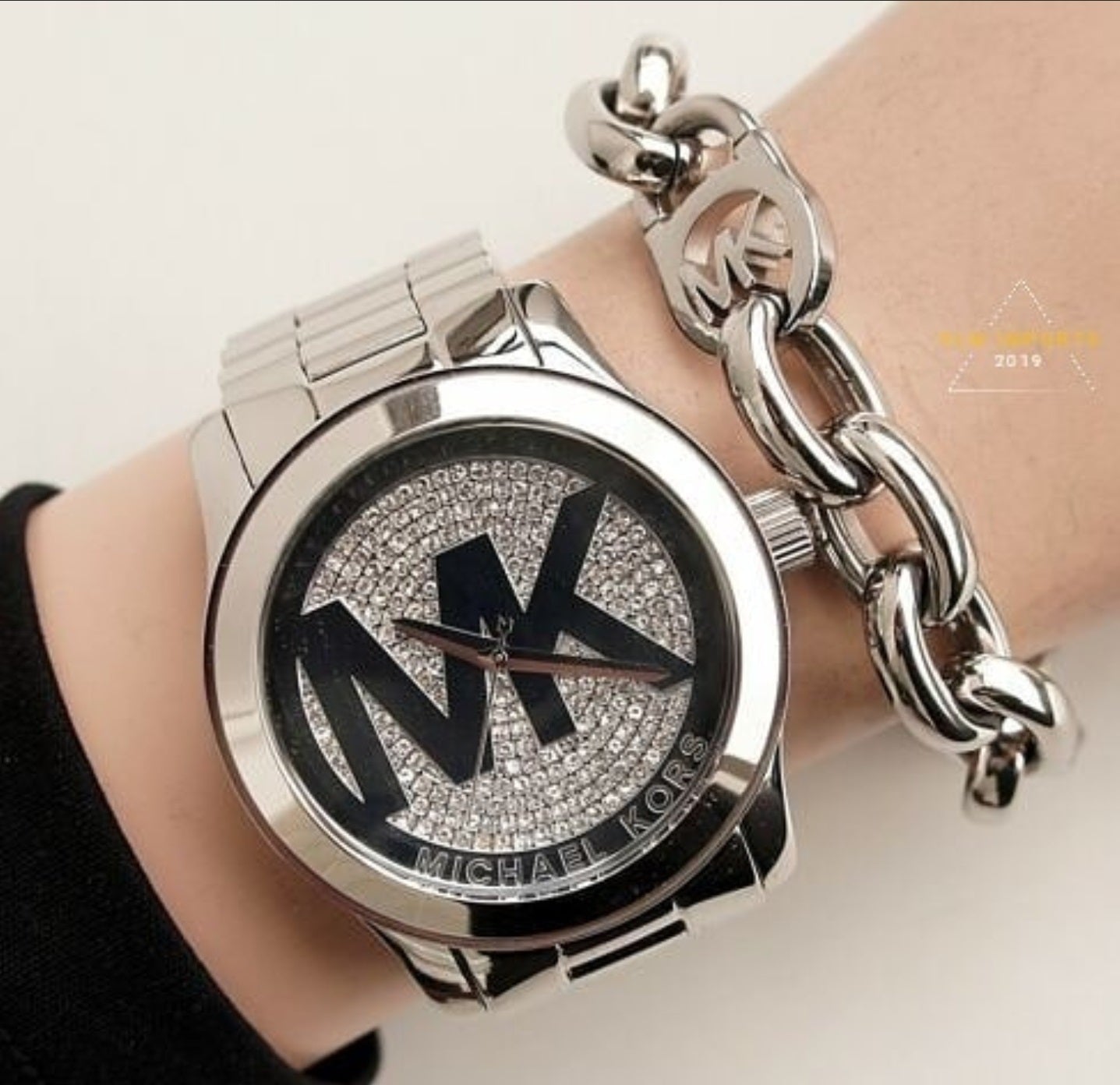  Shop Authentic Michael Kors Runway Silver Dial Silver Steel Strap Watch for Women - MK5544 - Luxxuri