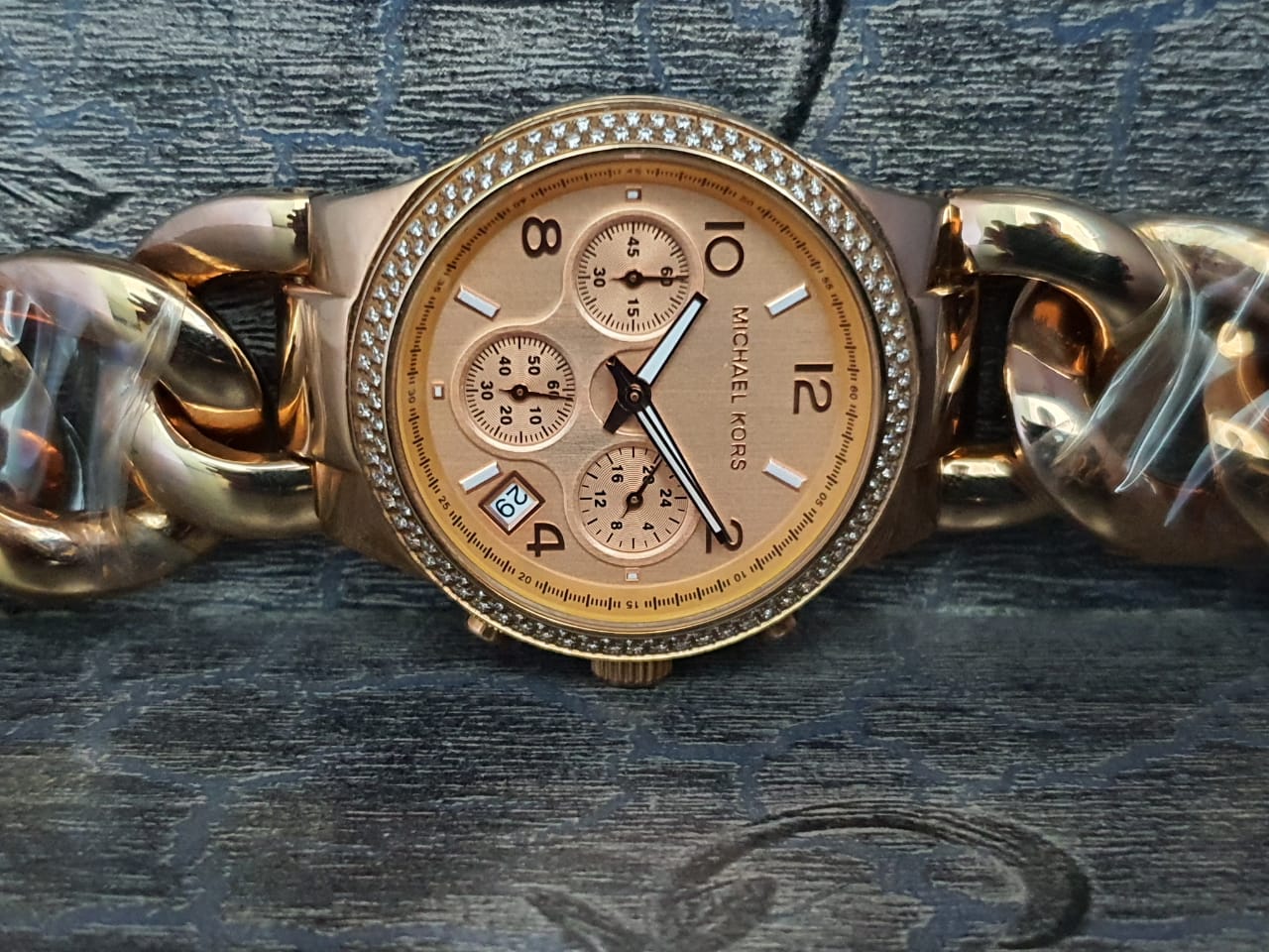 Shop Authentic Michael Kors Runway Rose Gold Dial Rose Gold Steel Strap Watch for Women - MK3247 - Luxxuri